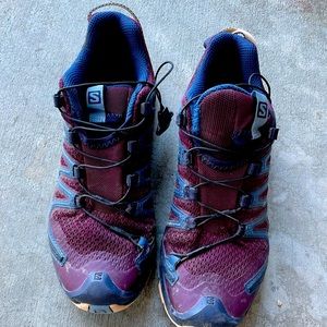 Salomon trail shoes - almost new